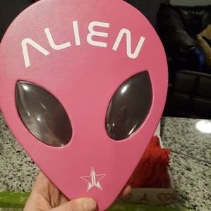 NWT Alien Pallete